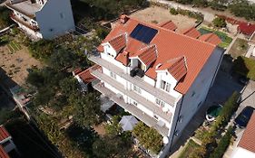 Villa Milic***